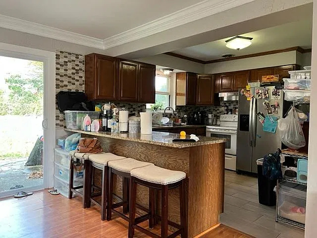 3 bed, 1273 sqft, $3,500 — Photo 3