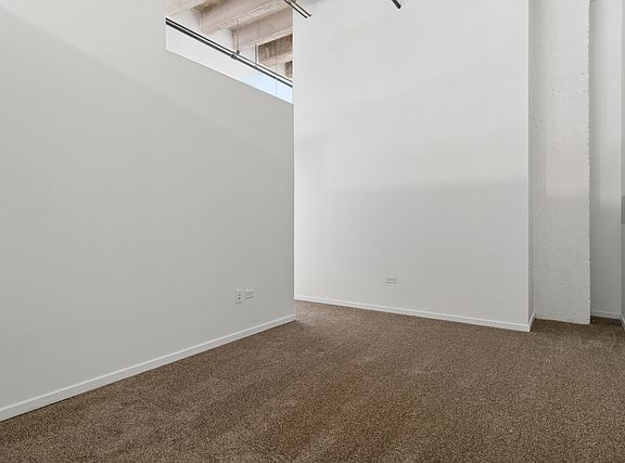 5th image of 130 S Ashland Ave #414