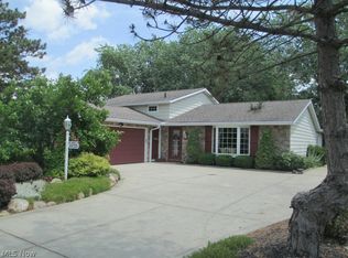 15723 Pinewood Dr, Strongsville, OH