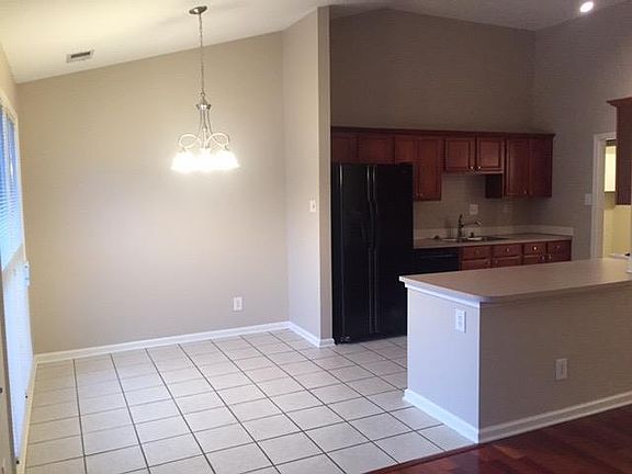 3rd image of 4849 Brennen Dr