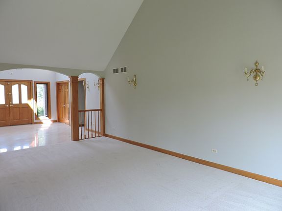 4th image of 13321 Hampton Ct