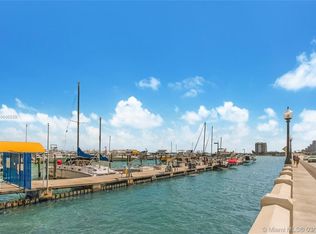 555 SW 10th St, Miami, FL 33130