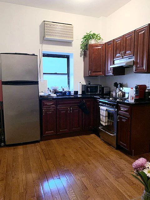 1st image of 312 E 9th St APT 2A