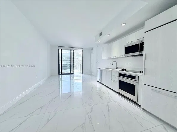 45 SW 9th St APT 1209, Miami, FL 33130