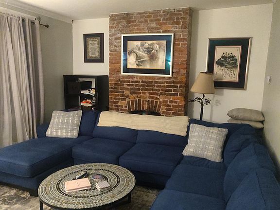 Livingroom fireplace
