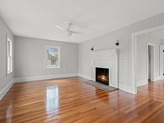3rd image of 11 Belmont St Floor 2