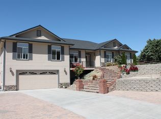 29950 Rollingoak Dr, Tehachapi, CA 93561