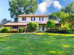 4612 Mountain View Trl, Clarkston, MI 48348