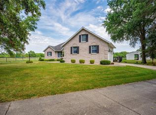 15272 N Nazarene Rd, Effingham, IL 62401