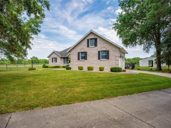 15272 N Nazarene Rd, Effingham, IL 62401