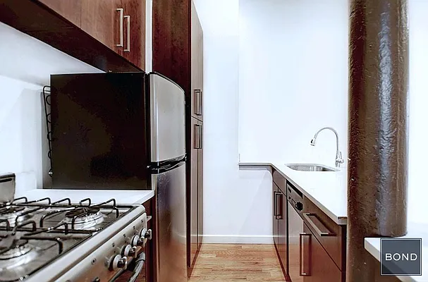 Rented by Bond New York | media 47