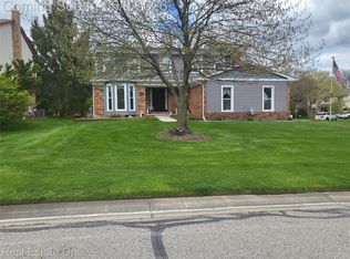 2760 Winter Park Rd, Rochester Hills, MI 48309