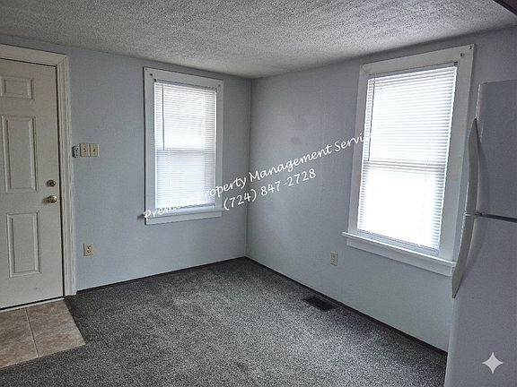 3rd image of 905 Crawford St #3