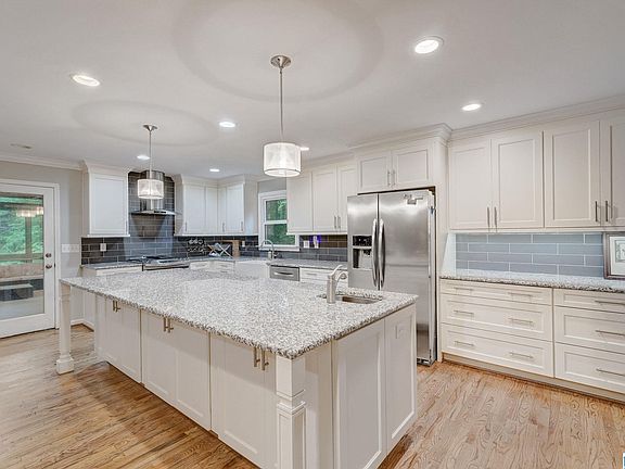 5th image of 3068 Whispering Pines Cir