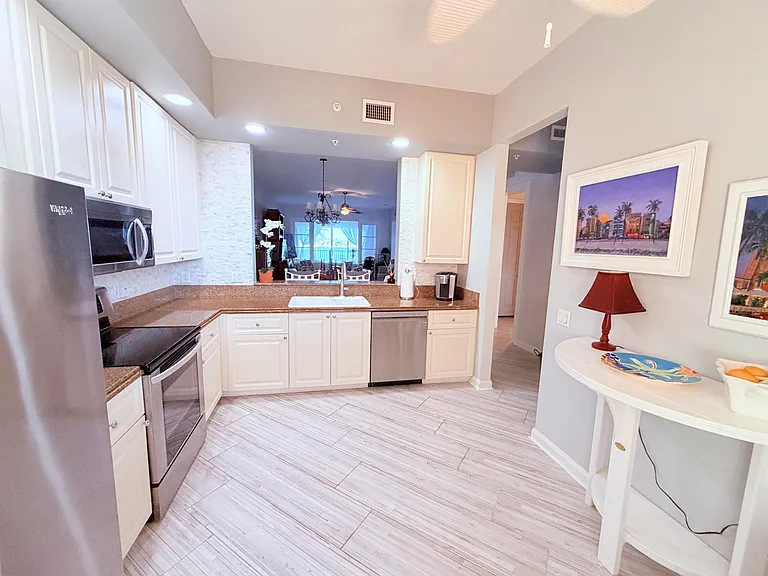 3 Harbour Isle Dr #204 — Photo 18