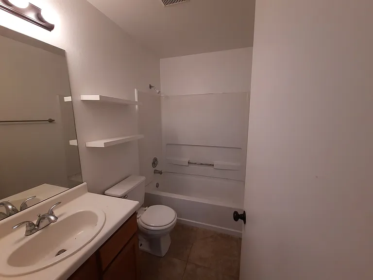 1335 Cougar Country — Photo 25