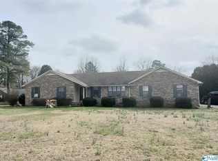 817 Dogtown Rd SE, Fort Payne, AL 35967