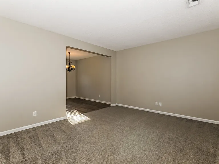 1607 Thornwick Trce — Photo 5