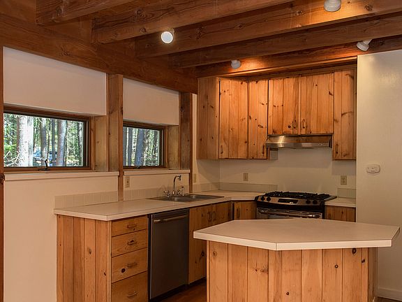 5th image of 14 Adirondack Ct