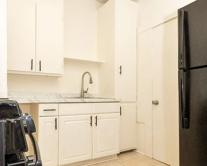 Charming 1-Bed/1-Bath Unit One Block From The Heart Of Barrio Logan! $1000 Deposit! — Photo 11