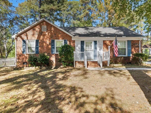 306 Arrundale Dr, Cary, NC 27511