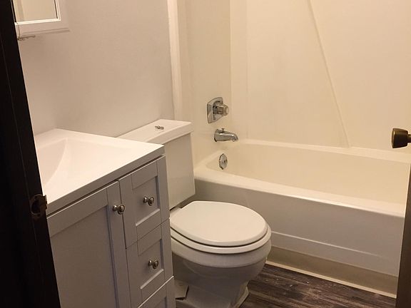 4th image of 141 Starvaggi Dr APT 5