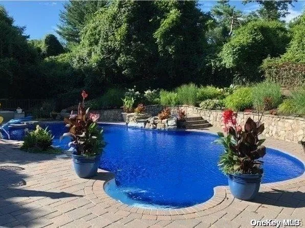 341A E Woodbury Road #A, Woodbury, NY 11797