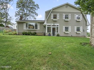 10 Ruth Pl, Eatontown, NJ 07724