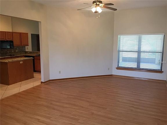 4th image of 1119 Prescott Blvd