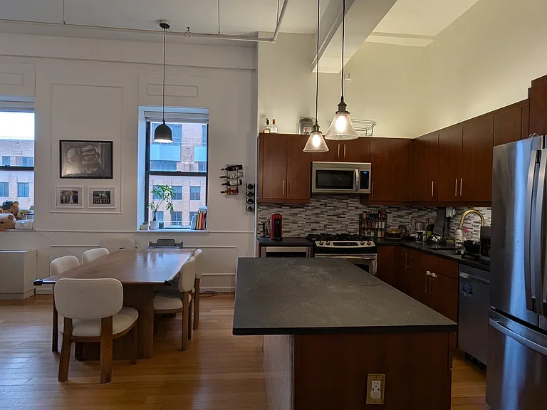 365 Bridge St #9P — Photo 3