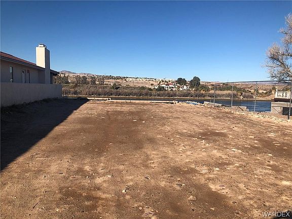 2nd image of 815 Riverfront Dr