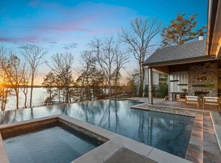 1112 Forest Harbor Dr, Hendersonville, TN 37075
