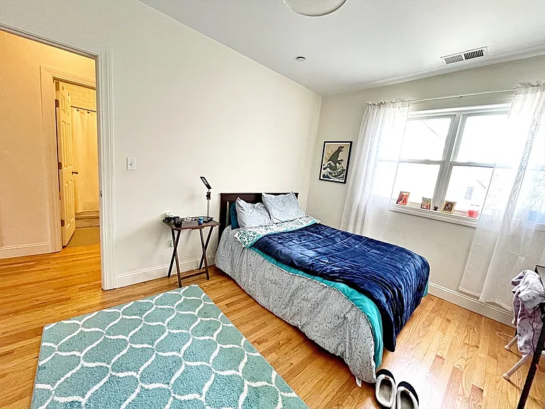 250 Webster St #2 — Photo 12