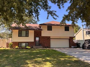 107 S Republican Ave, Juniata, NE 68955