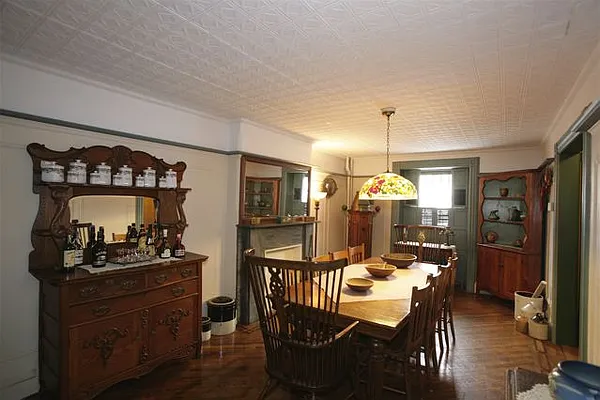 Sold by Garfield Realty  | media 5