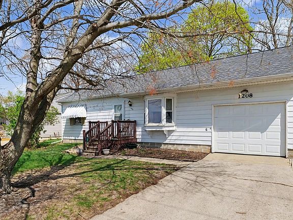 3rd image of 1208 S Duncan Rd