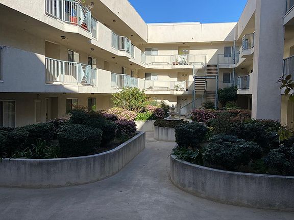3rd image of 400 W California Ave Unit 106