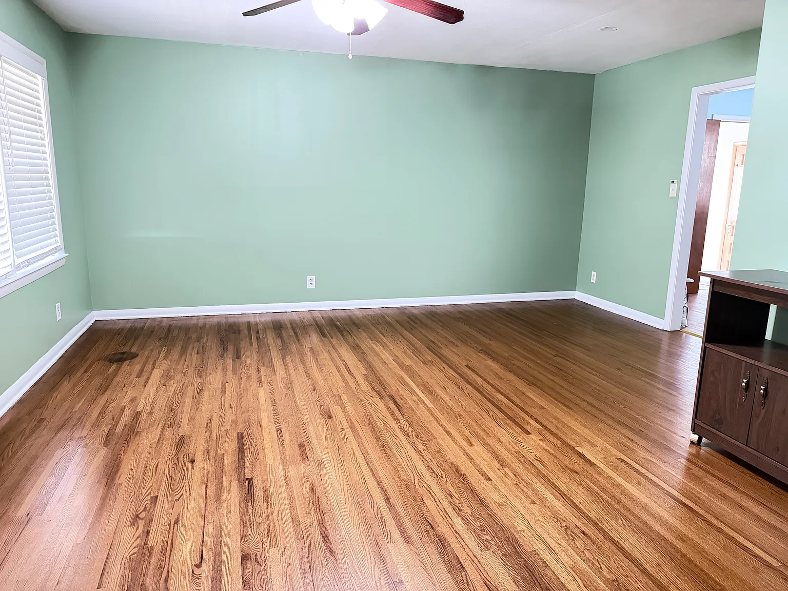 3 bed, 1184 sqft, $1,300 — Photo 4