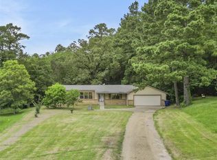 3200 Majestic Dr, Huntsville, TX 77340