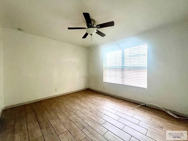 1124 Sierra Grande Dr — Photo 12
