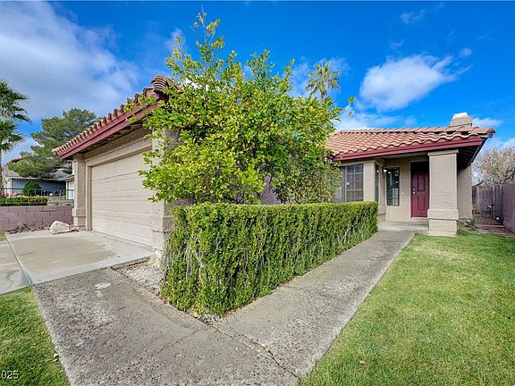 2nd image of 2836 Belleza Ln