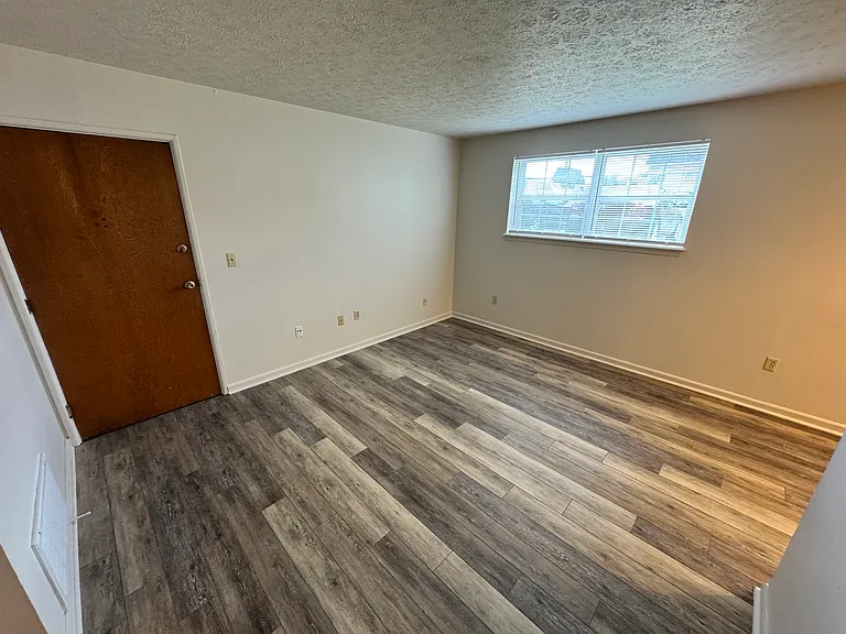 7308 Six Mile Ln — Photo 17