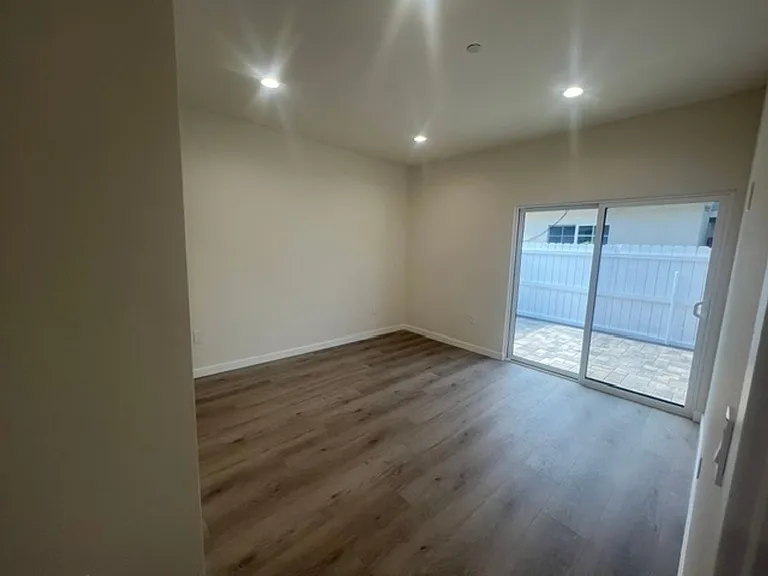 7317 -7321 Garden Grove Avenue — Photo 75