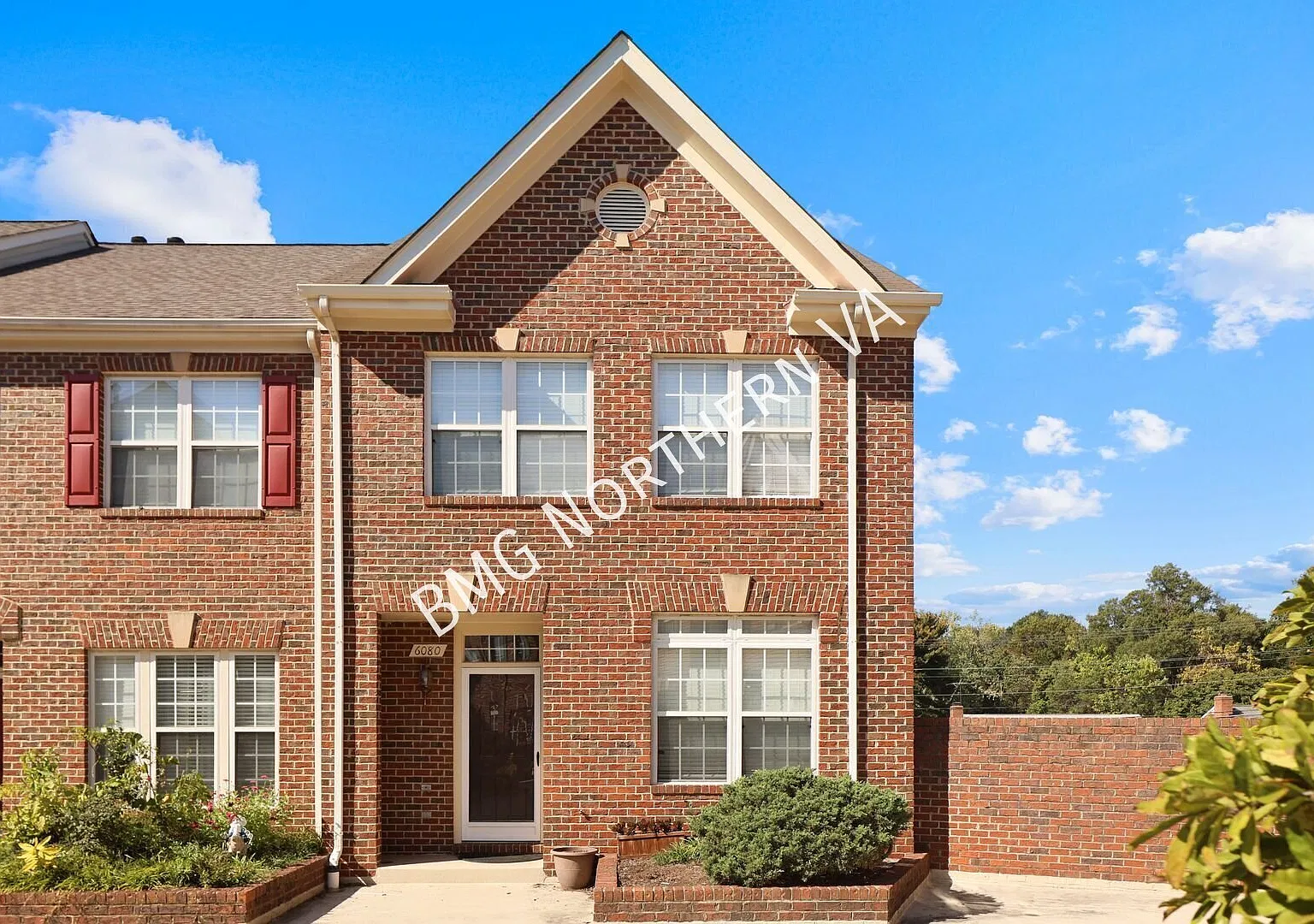 Beautiful 3BR/2.5BA End-Unit Brick Townhome In Desired Madison Lane — Photo 1