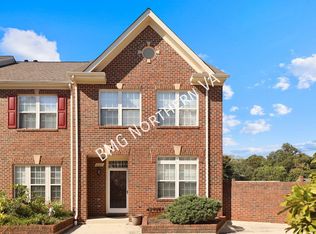 6080 Madison Pointe Ct, Falls Church, VA 22041