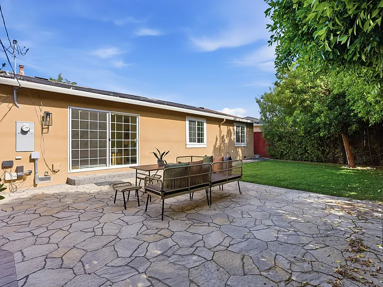 1850 Briarwood Dr — Photo 33