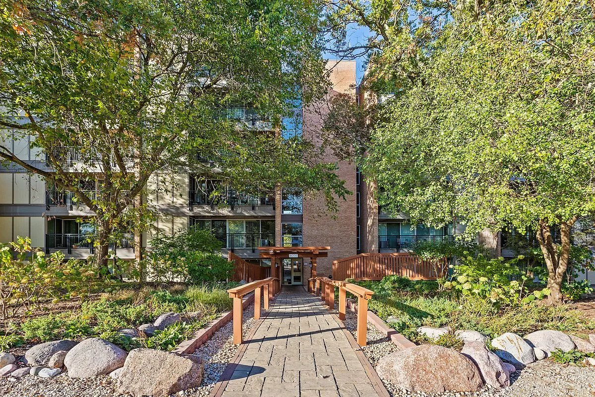 1 bed, 750 sqft, $1,900 — Photo 1