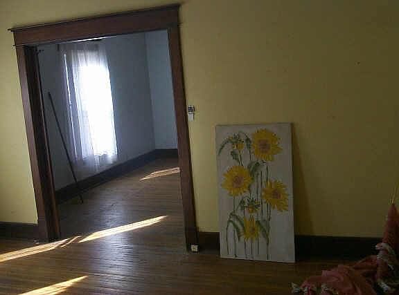 3rd image of 112 N Simpson St