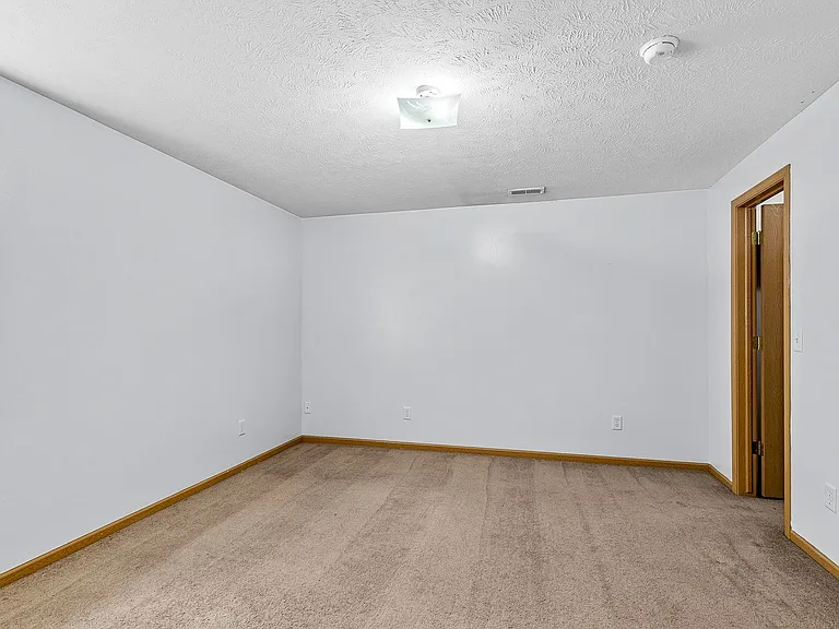 7223-7229 Silverthorn Dr — Photo 19