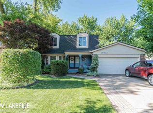 17512 Delaware Dr, Macomb, MI 48044